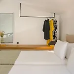 Rodi Studios 3* Karavádhos