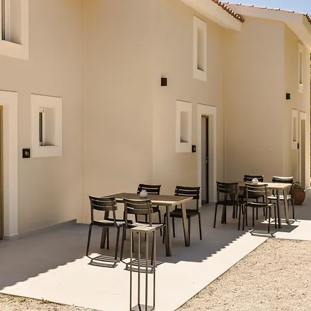 Aparthotel Rodi Studios 2*