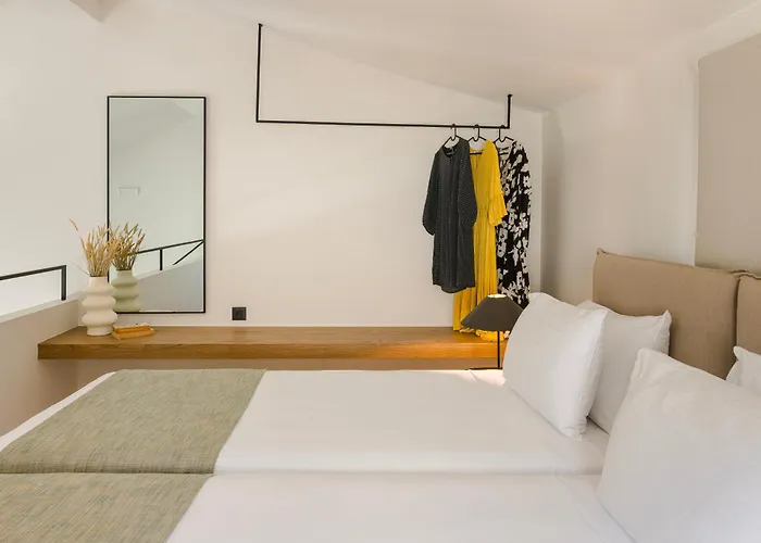 Rodi Studios 3* Karavados